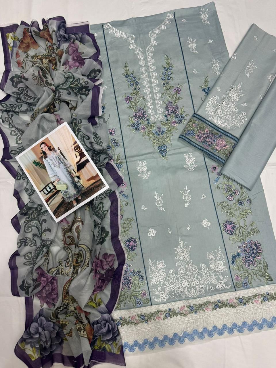 Zarqaaa Qalamqar 1103 Luxury Lawn Suit - Image 4