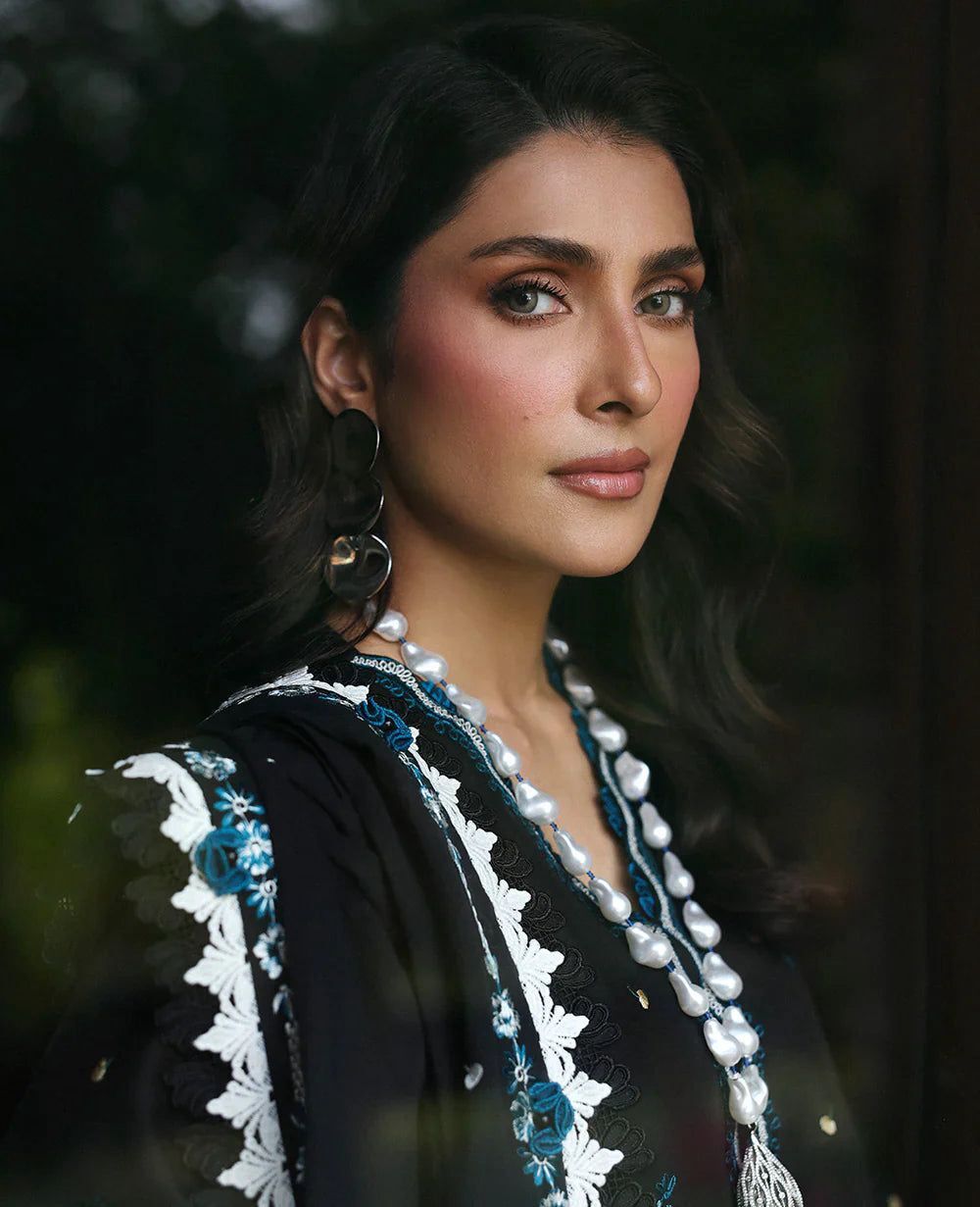 Zarqaaa Hazel 5076 Luxury Embroidered Lawn Suit - Image 4