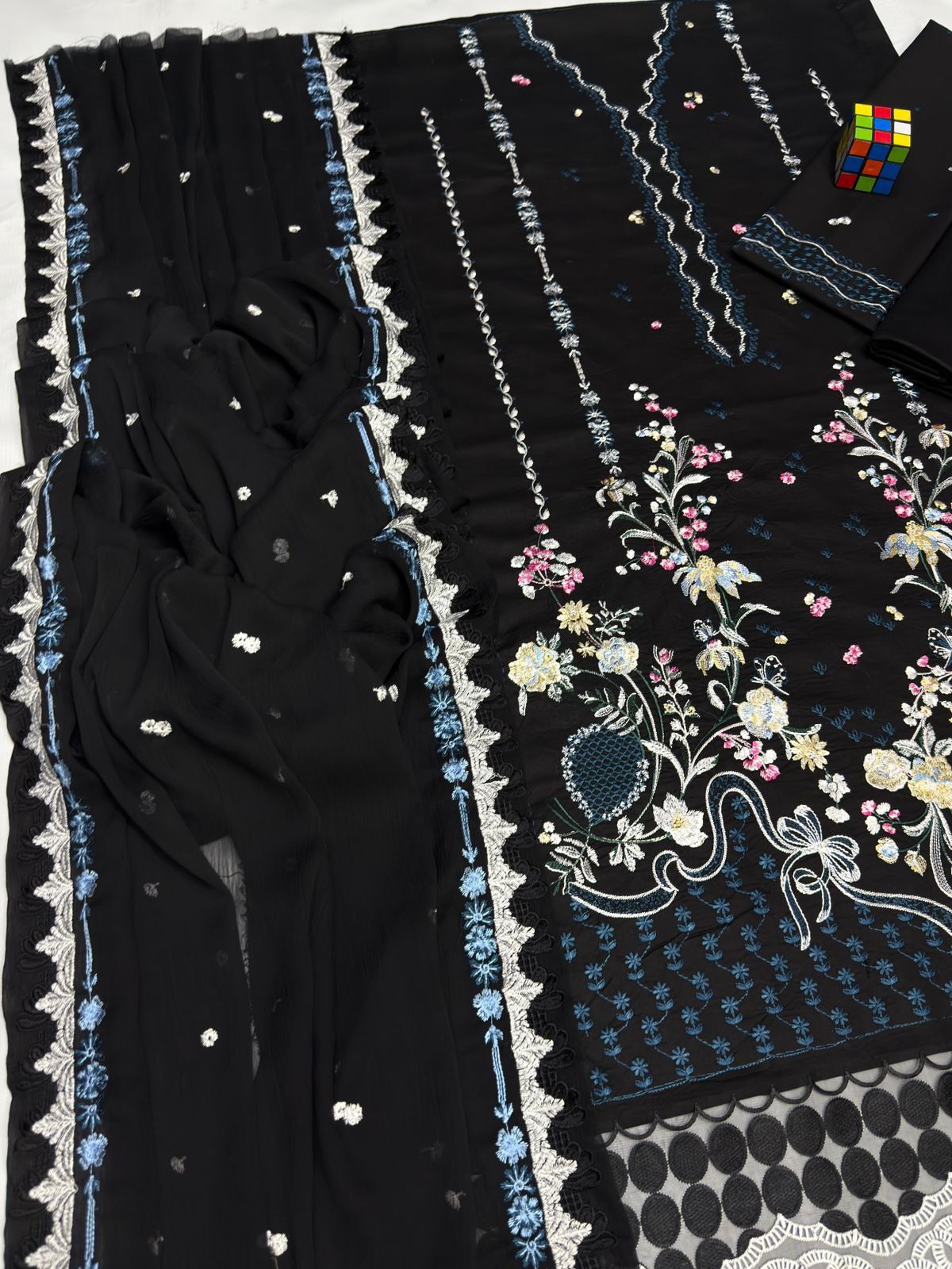 Zarqaaa Hazel 5076 Luxury Embroidered Lawn Suit - Image 6