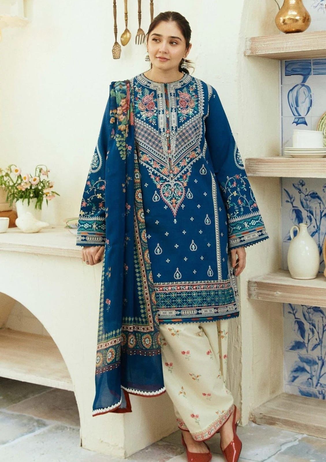 Zarqaaa Zara Shahjahan 1075 Luxury Lawn Suit - Image 4