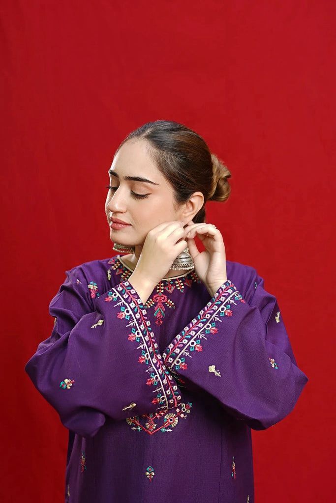 Urge Wedding Lawn Suit 2PC Embroidered 7310 - Image 3